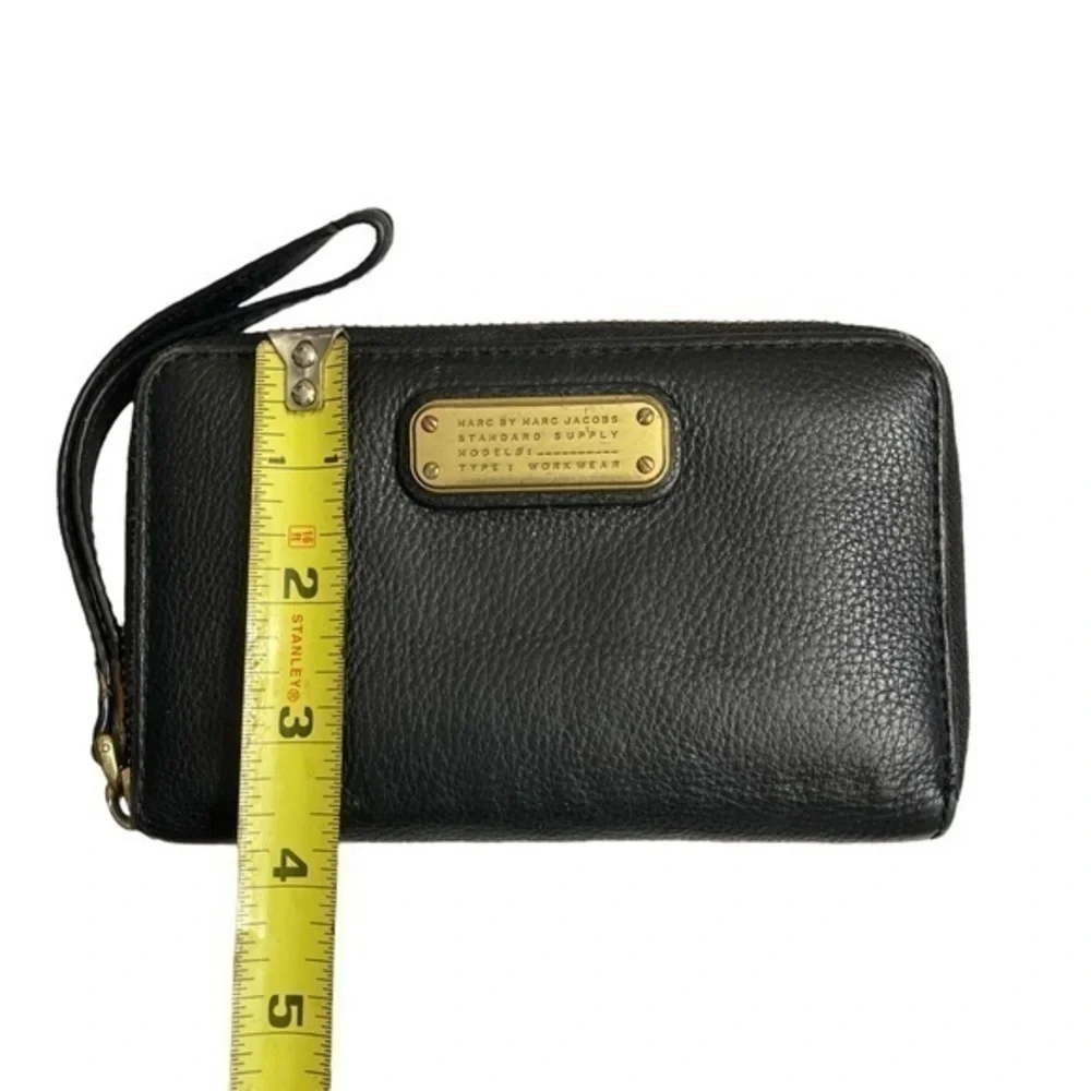 Marc by Marc jacobs black leather wristlet wallet